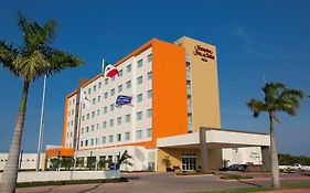 Hampton Inn & Suites by Hilton Paraiso